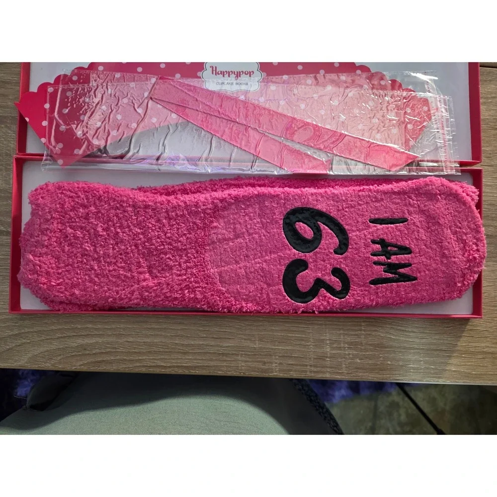 Happypop‎ 63rd Birthday Gift Cupcake Socks Pink Fuzzy I AM 63 Womens Mens New